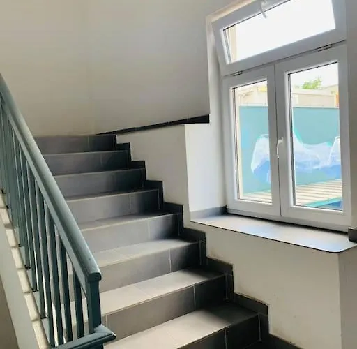 Abras アパート モスタル