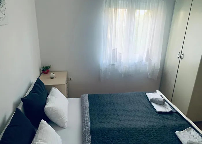 Abras アパート モスタル